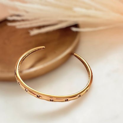 Nina Bangle